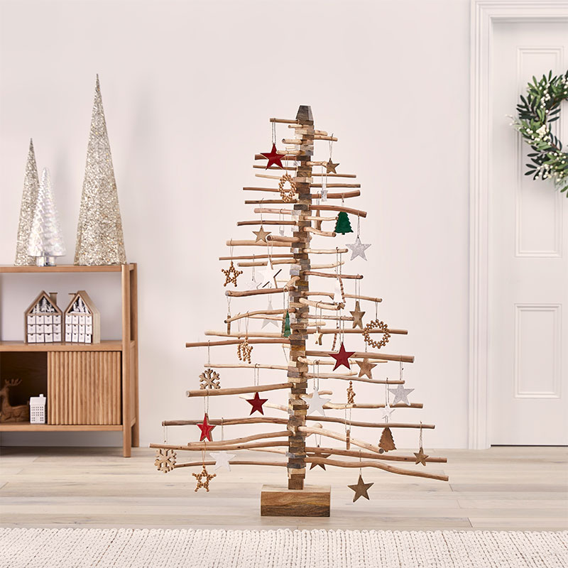 Ultimate Guide to Decorating a Wooden Christmas Tree