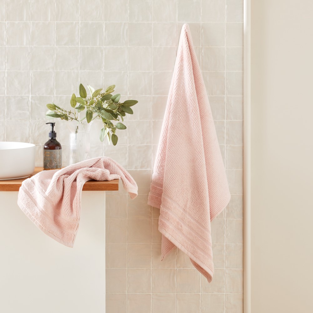 Blush pink 2025 bath towels