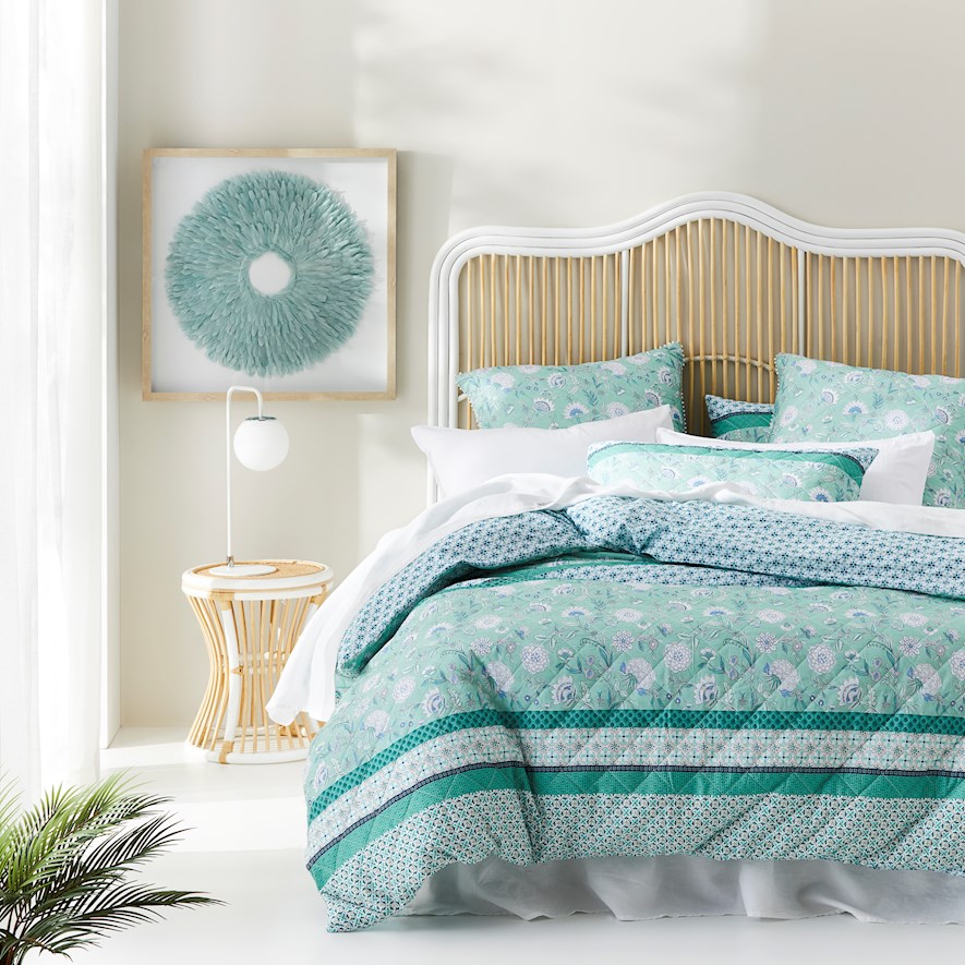 Turquoise on sale quilt king