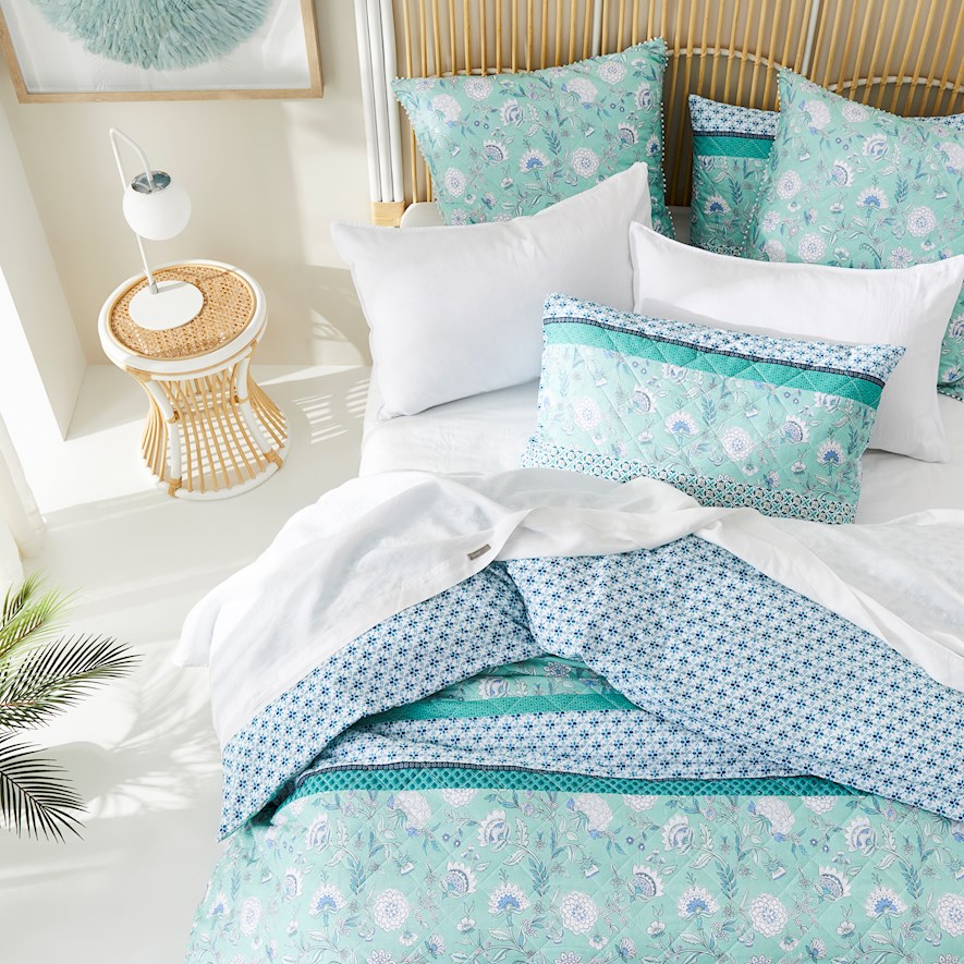 Turquoise quilt deals